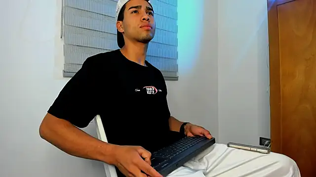 andy 0018 online show from 11, 1, 2025