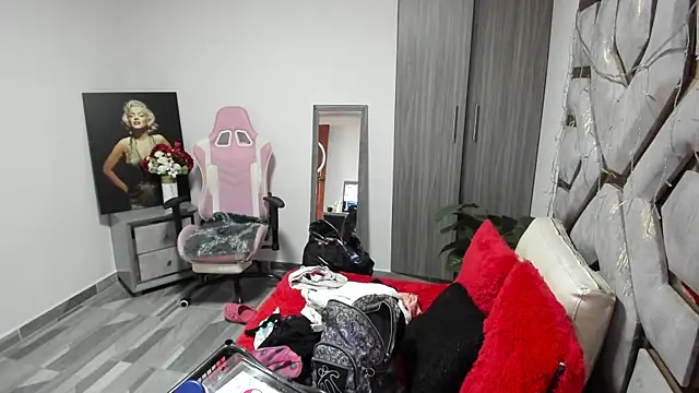 BRITHANY SPARK online show from 14, 1, 2025