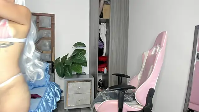 BRITHANY SPARK online show from 30, 1, 2025