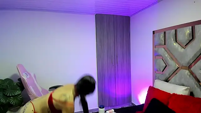 BRITHANY SPARK online show from 6, 2, 2025