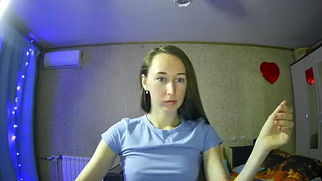 Snapshot of --Model--2 chatting on 5, 12, 2024 --Model--2 online show from 5, 12, 2024