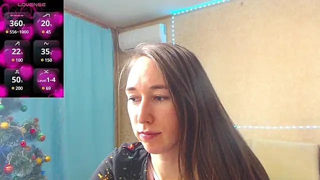 Snapshot of --Model--2 chatting on 2, 2, 2025 --Model--2 online show from 2, 2, 2025