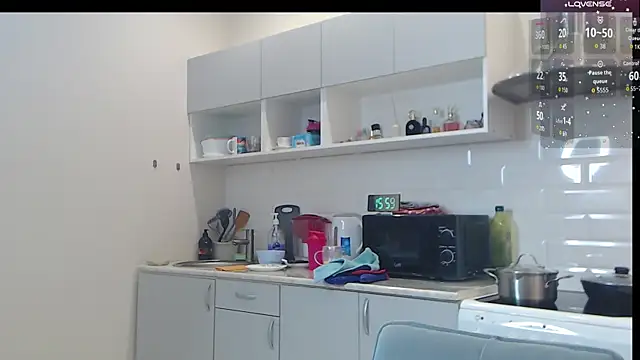 Snapshot of --Model--2 chatting on 12, 9, 2025 --Model--2 online show from 12, 9, 2025