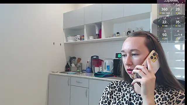 Snapshot of --Model--2 chatting on 25, 9, 2025 --Model--2 online show from 25, 9, 2025