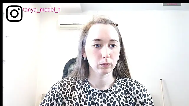 Snapshot of --Model--2 chatting on 9, 6, 2026 --Model--2 online show from 9, 6, 2026