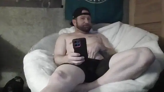 Snapshot of Edward_LongCock chatting on 28, 5, 2026 Edward LongCock online show from 28, 5, 2026