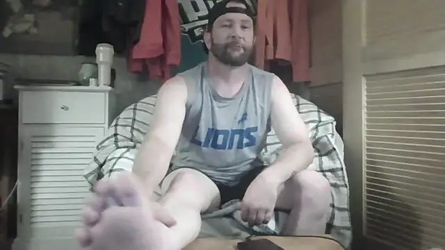 Snapshot of Edward_LongCock chatting on 18, 7, 2026 Edward LongCock online show from 18, 7, 2026