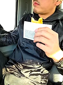 Snapshot of da--------i chatting on 22, 11, 2025 da--------i online show from 22, 11, 2025