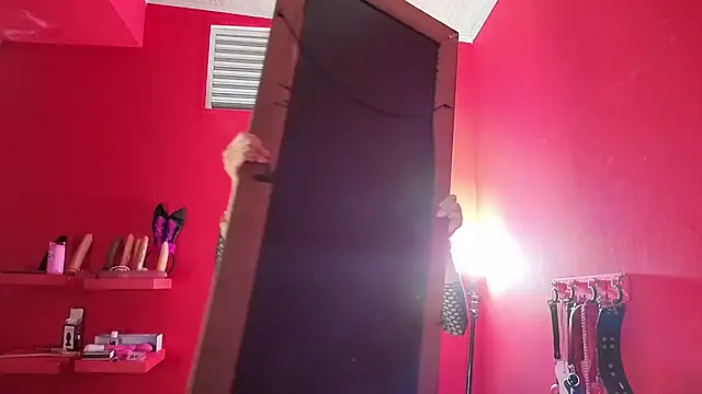 Ambar Roux  online show from 5, 3, 2026