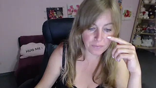 Snapshot of Hot_Milady chatting on 9, 7, 2026 Hot Milady online show from 9, 7, 2026