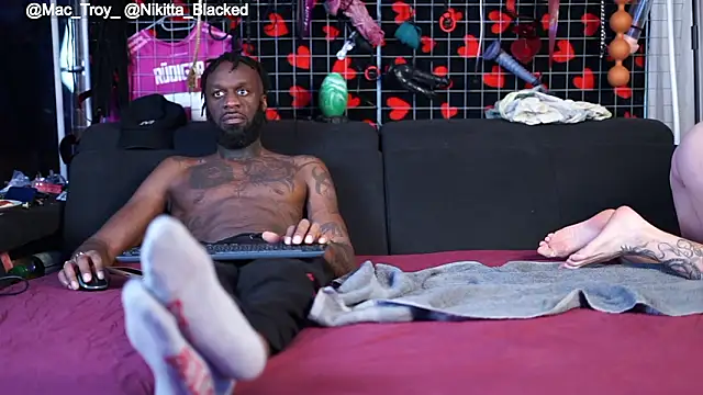 MacTroy online show from 22, 3, 2026