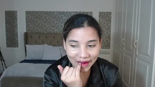 Mayaa ross online show from 30, 11, 2025