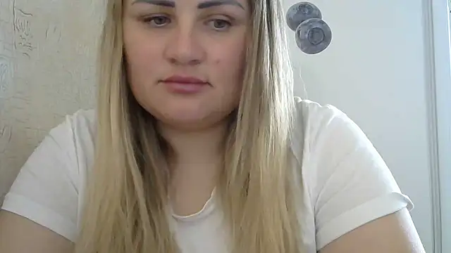 Snapshot of Honeydew-Waves chatting on 25, 5, 2026 Honeydew-Waves online show from 25, 5, 2026