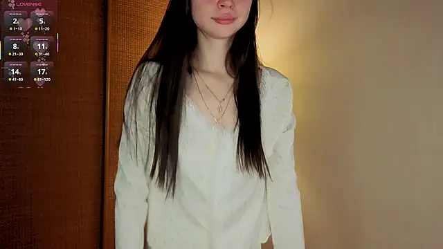 MaryJacksoon online show from 4, 11, 2025