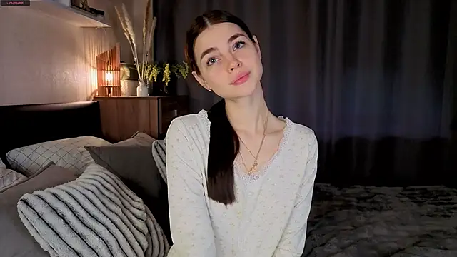 MaryJacksoon online show from 14, 11, 2025