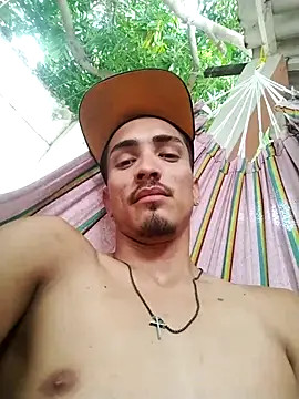 jeremy scott online show from 24, 9, 2025