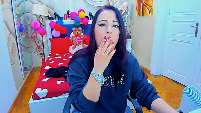 LauraSin online show from 10, 2, 2025