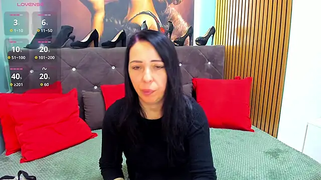 Snapshot of LauraSin chatting on 12, 2, 2026 LauraSin online show from 12, 2, 2026