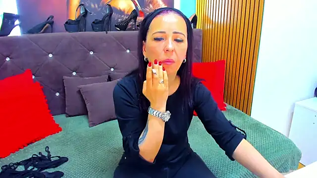 LauraSin online show from 18, 4, 2026