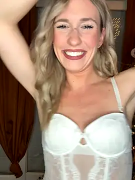 lola tentatiion online show from 19, 11, 2025