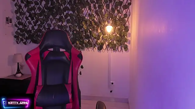 Kitty Gang online show from 19, 9, 2025