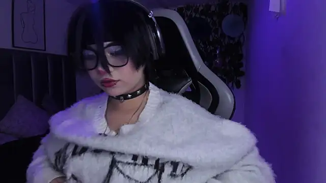 Snapshot of Kitty_Gang chatting on 8, 5, 2026 Kitty Gang online show from 8, 5, 2026