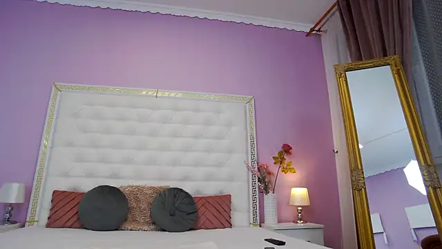 Lenna Paul online show from 21, 11, 2025