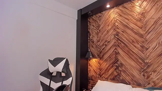 emma collson online show from 29, 10, 2025