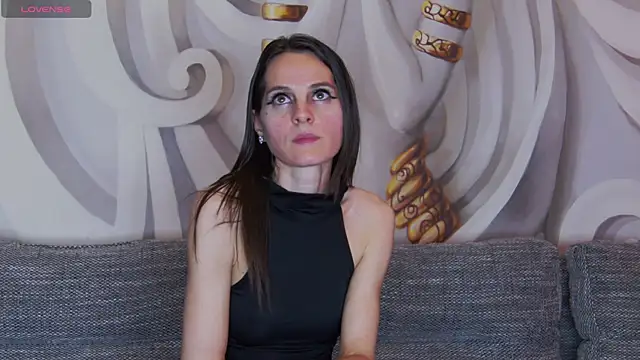 hailey peach online show from 14, 4, 2026