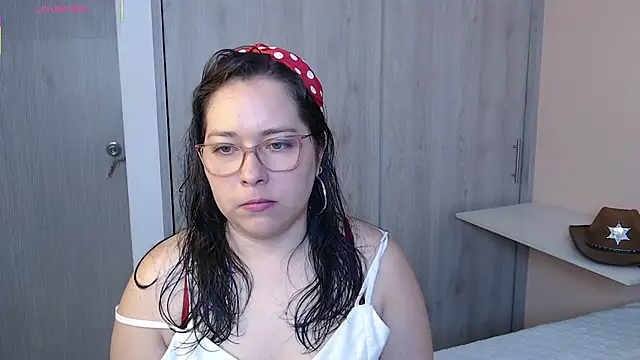 May Carlier online show from 11, 10, 2025