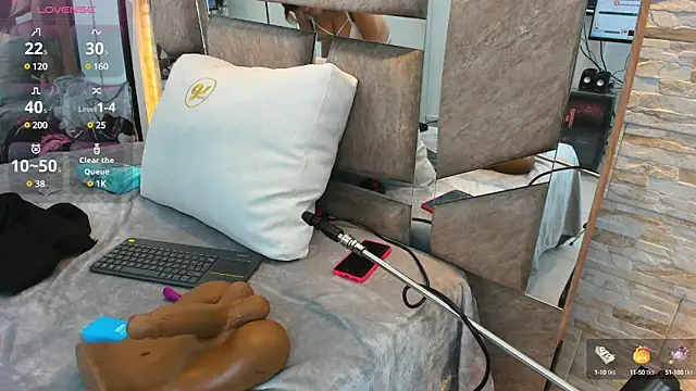 adela chase online show from 17, 3, 2025