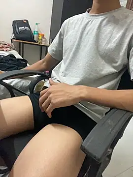 Snapshot of wknows2 chatting on 7, 10, 2025 wknows2 online show from 7, 10, 2025