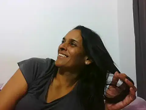 Snapshot of latinbrunettet chatting on 5, 3, 2025 latinbrunettet online show from 5, 3, 2025