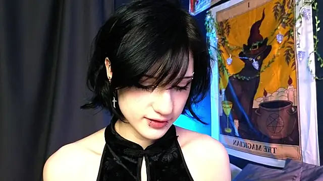 Snapshot of dark_vamp_ chatting on 19, 12, 2024 dark vamp online show from 19, 12, 2024