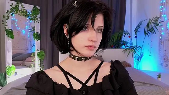 Snapshot of dark_vamp_ chatting on 2, 1, 2025 dark vamp online show from 2, 1, 2025