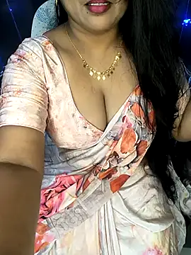 Snapshot of honey-sexy chatting on 4, 3, 2025 honey-sexy online show from 4, 3, 2025