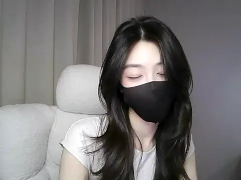 xiaxia-baby  online show from 26, 11, 2025