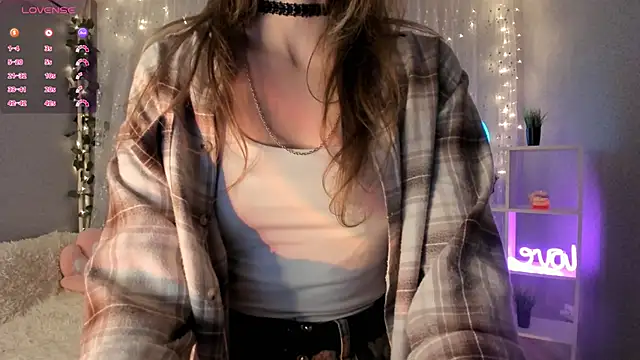 Snapshot of AraCopple chatting on 6, 12, 2024 AraCopple online show from 6, 12, 2024