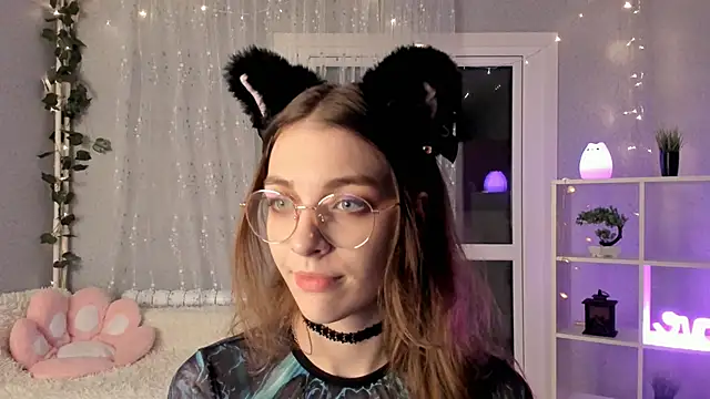 Snapshot of AraCopple chatting on 9, 12, 2024 AraCopple online show from 9, 12, 2024