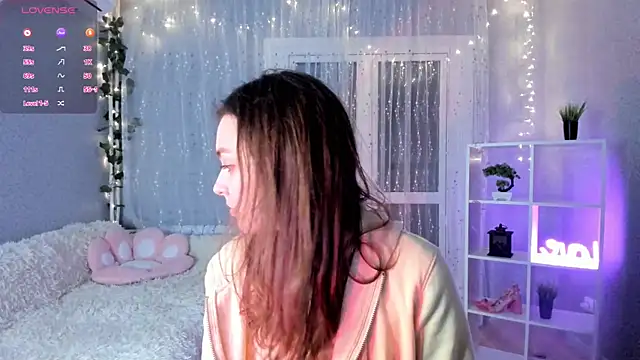 Snapshot of AraCopple chatting on 19, 12, 2024 AraCopple online show from 19, 12, 2024