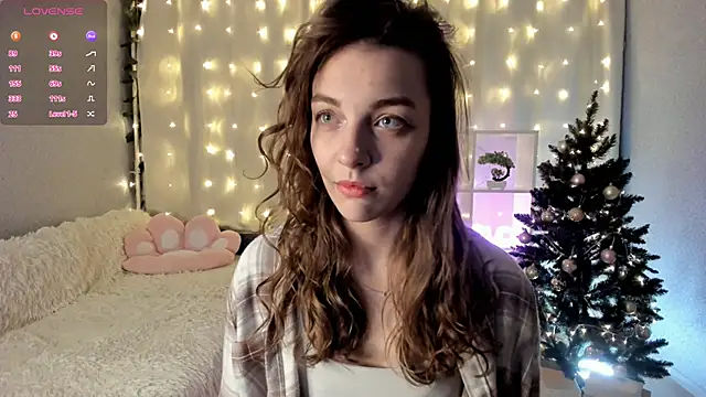 Snapshot of AraCopple chatting on 12, 1, 2025 AraCopple online show from 12, 1, 2025