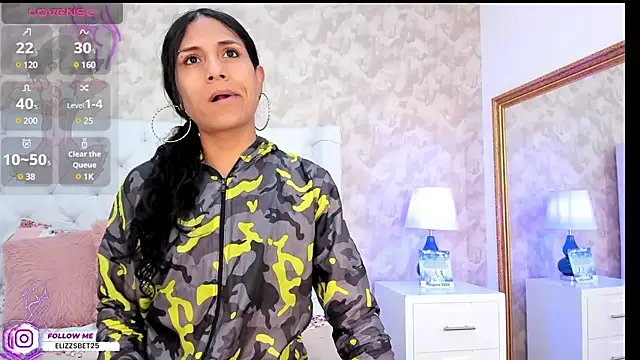 Eliza Thaylor   online show from 31, 12, 2024