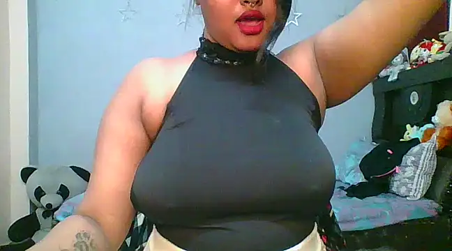 Snapshot of Your-love-12 chatting on 1, 2, 2025 Your-love-12 online show from 1, 2, 2025