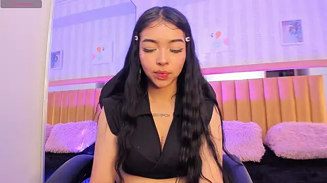 Snapshot of pettit_courtny chatting on 2, 10, 2025 pettit courtny online show from 2, 10, 2025