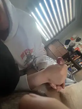 Snapshot of couplelti2 chatting on 13, 12, 2024 couplelti2 online show from 13, 12, 2024