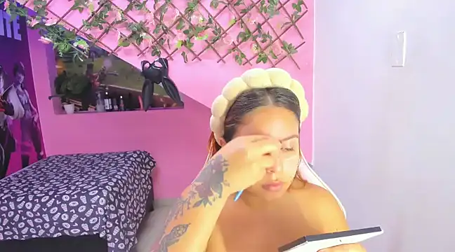 Snapshot of marcellaa303av chatting on 19, 12, 2024 marcellaa303av online show from 19, 12, 2024