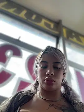 Snapshot of Tusumisahot chatting on 7, 4, 2026 Tusumisahot online show from 7, 4, 2026