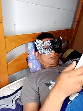 Snapshot of PequeArely chatting on 4, 12, 2024 PequeArely online show from 4, 12, 2024