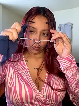 Snapshot of _charlott_dm chatting on 1, 10, 2025  charlott dm online show from 1, 10, 2025