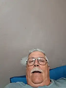 Snapshot of NawtyB1965 chatting on 3, 10, 2025 NawtyB1965 online show from 3, 10, 2025